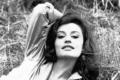 Tributo RAFFAELLA CARRA' con le FOTO del passato